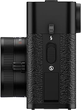 FUJIFILM X-half ブラック 64MBメモリカード付き FUJIFILM X-half ブラック 64MBメモリカード付き Amazon.com